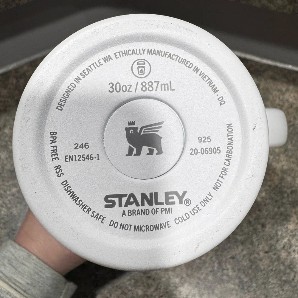 Stanley 30oz - Picture 3 of 4